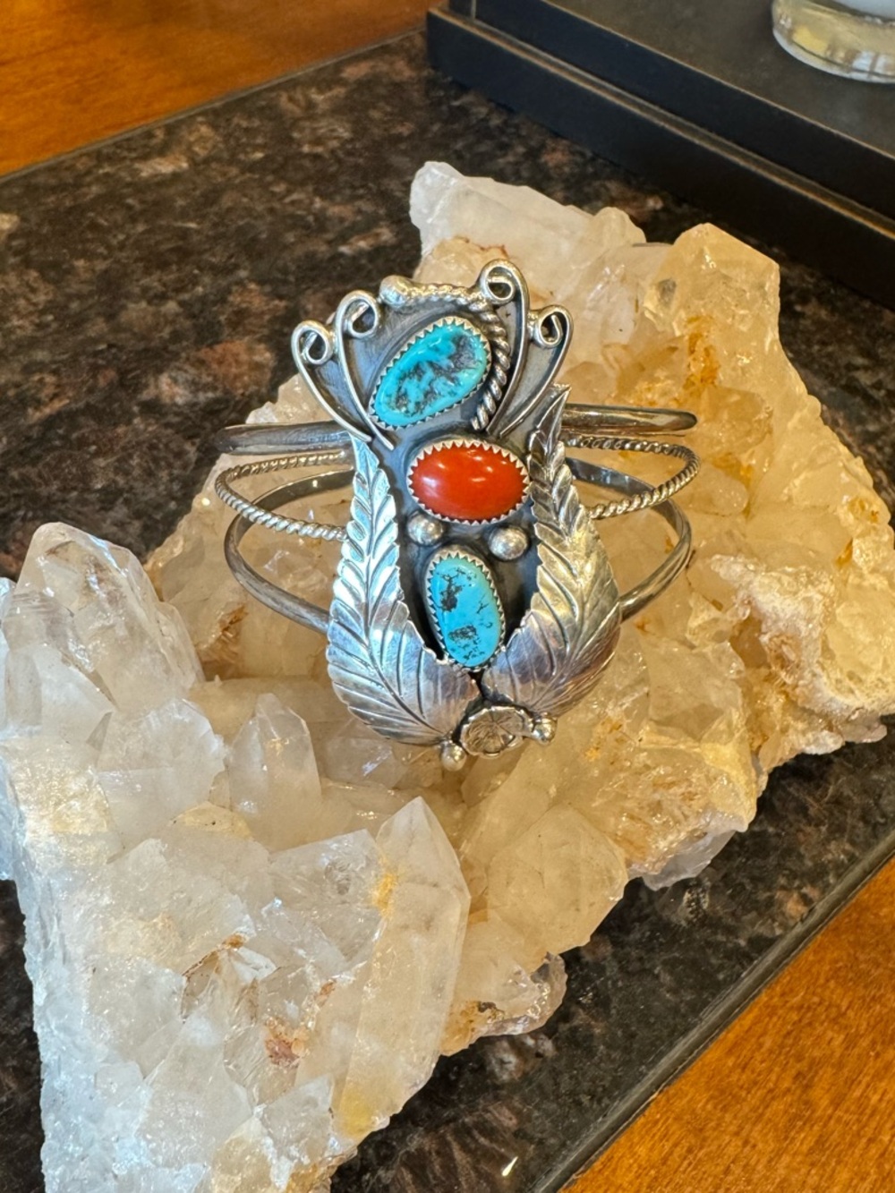 Gorgeous VTG Navajo Yazzie Sterling 3 Stone Turquoise and Coral Cuff Bracelet - Picture 7 of 16